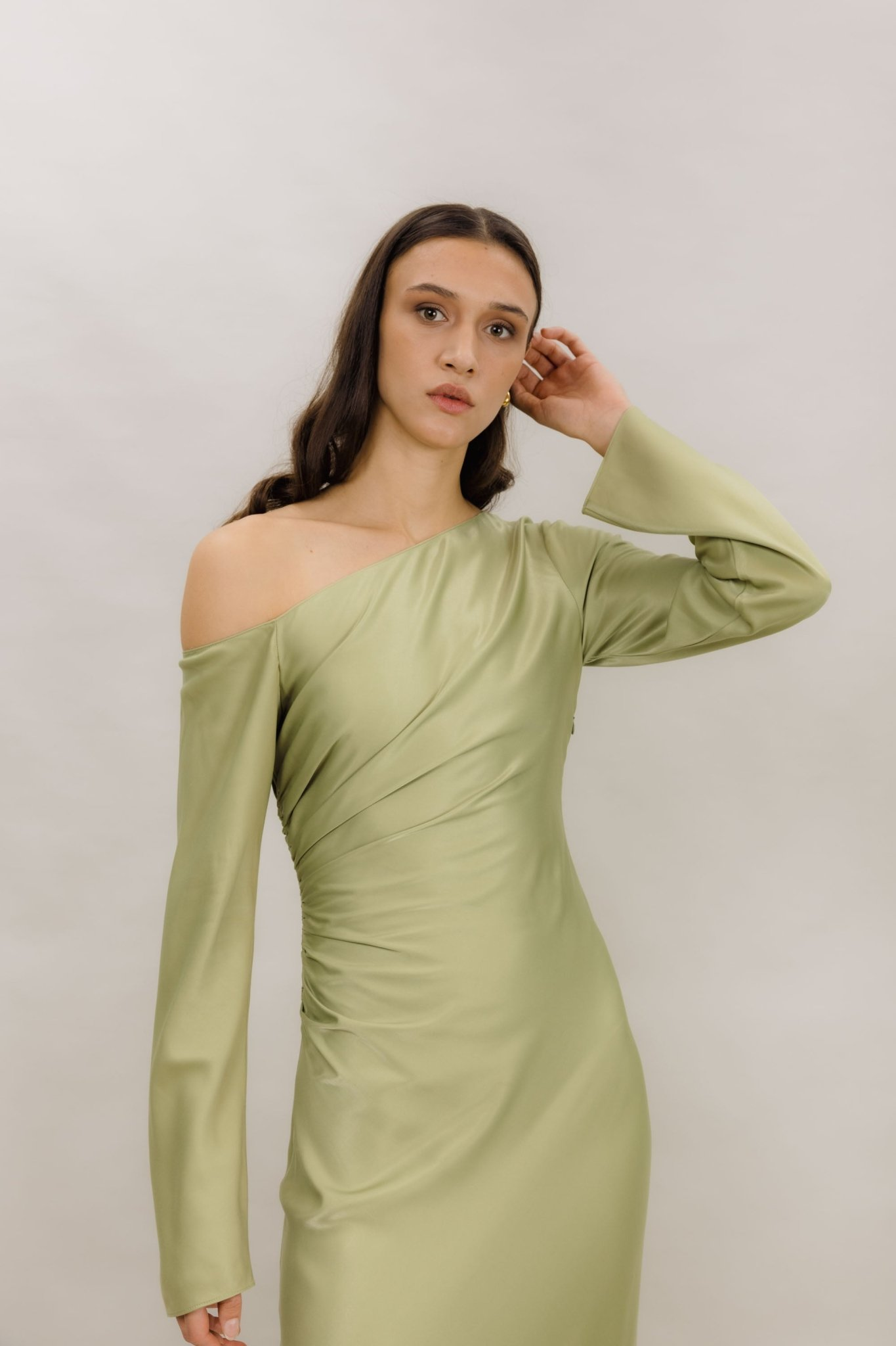 Montana Dress - SAGE GREEN fra Urban Pioneers